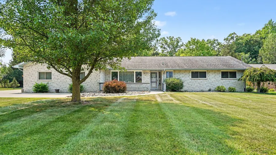 6371 Birchview DR, Saginaw, MI 48609 - #2