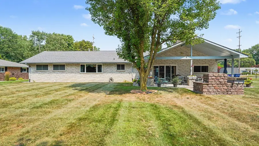 6371 Birchview DR, Saginaw, MI 48609 - #3