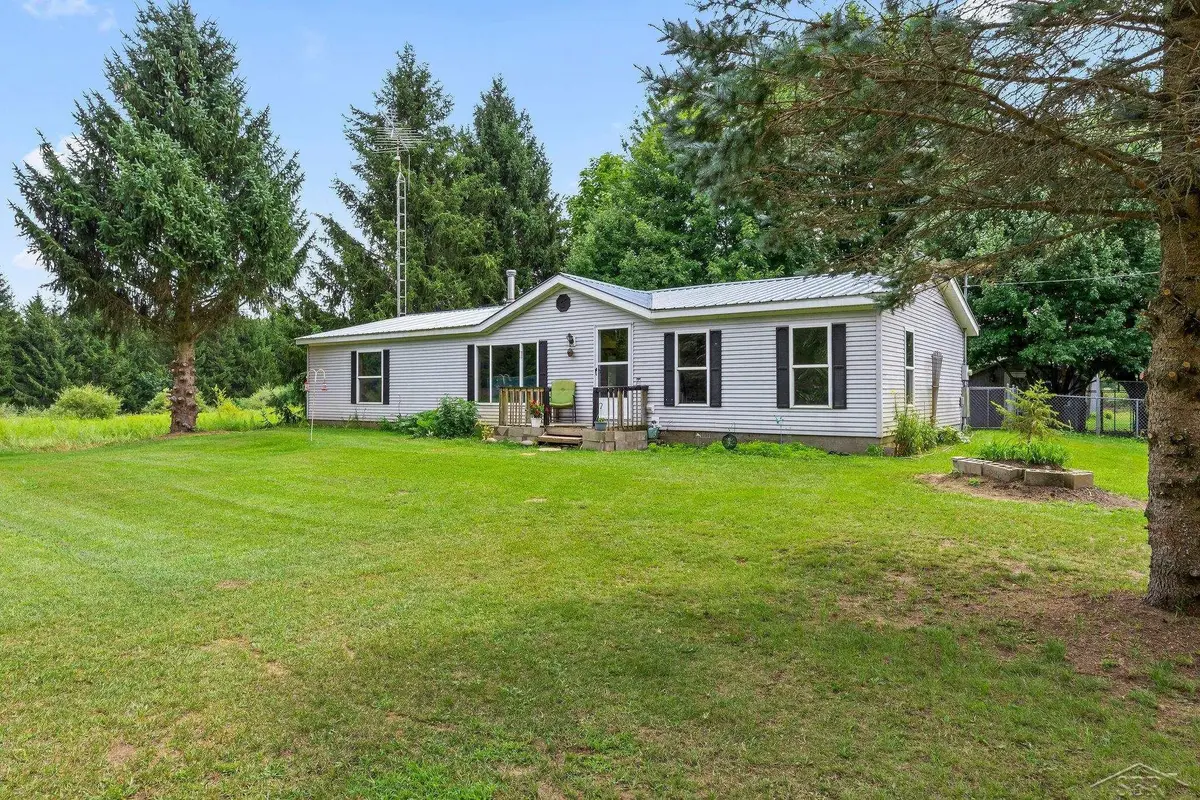 6178 Meridith Grade RD, Harrison, MI 48625 - #1