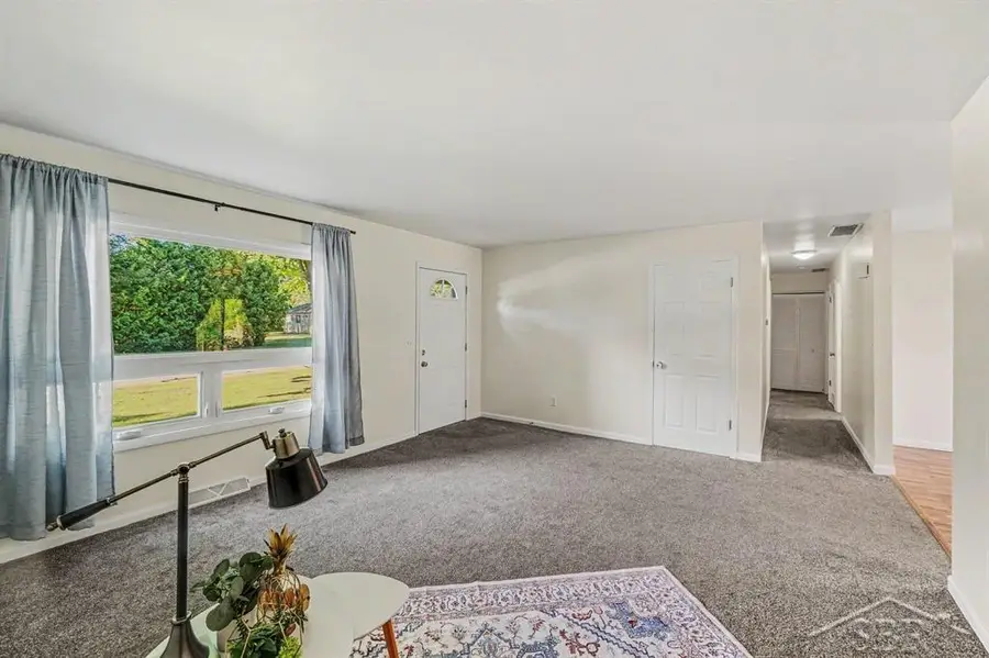 1937 S Mackenzie LN, Mount Pleasant, MI 48858 - #2