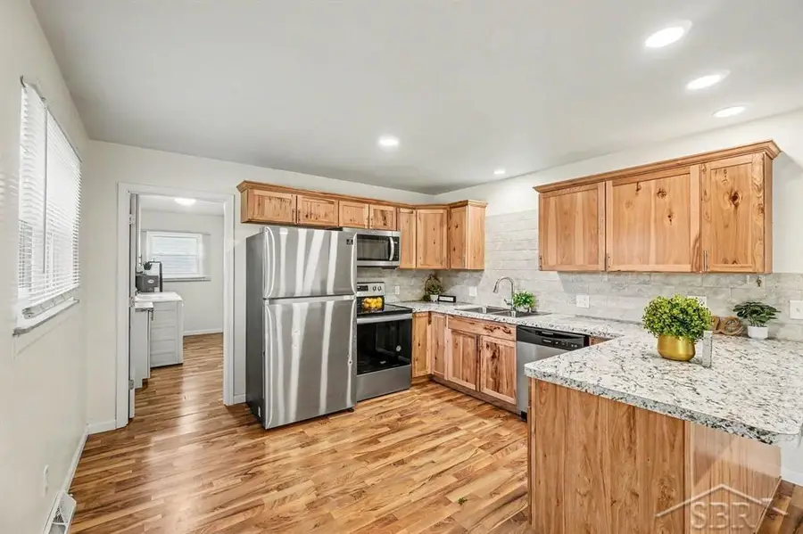 1937 S Mackenzie LN, Mount Pleasant, MI 48858 - #3