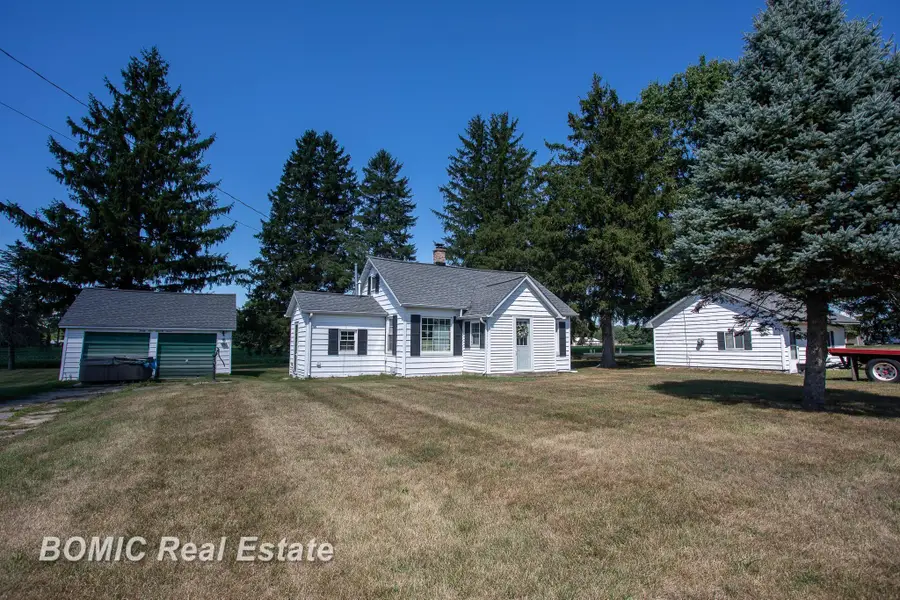 3977 Busch RD, Taymouth, MI 48415 - #2