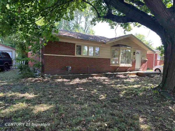 1814 Marlowe Dr DR, Flint, MI 48504