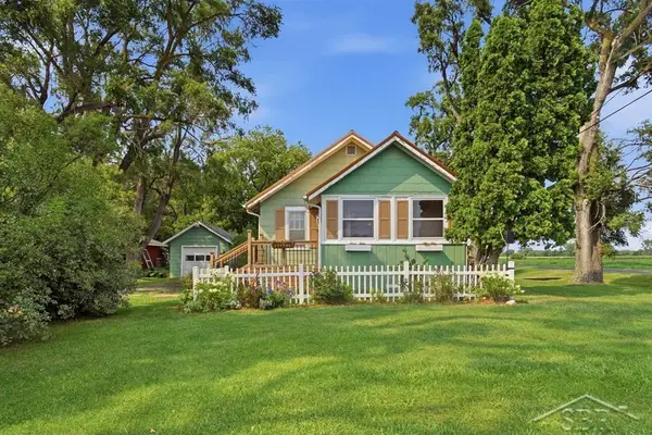 4235 E Brooks RD, Freeland, MI 48623