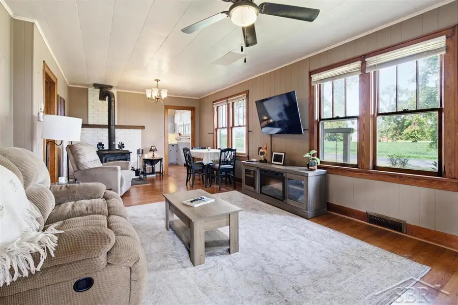 4235 E Brooks RD, Freeland, MI 48623 - #3