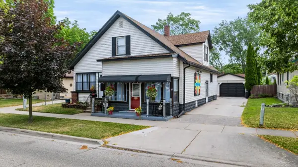 615 Pine ST, Essexville, MI 48732