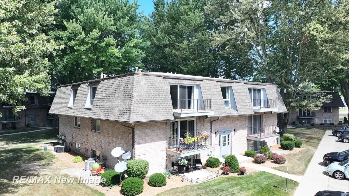 104 Provincial CT, Saginaw, MI 48638 - #1