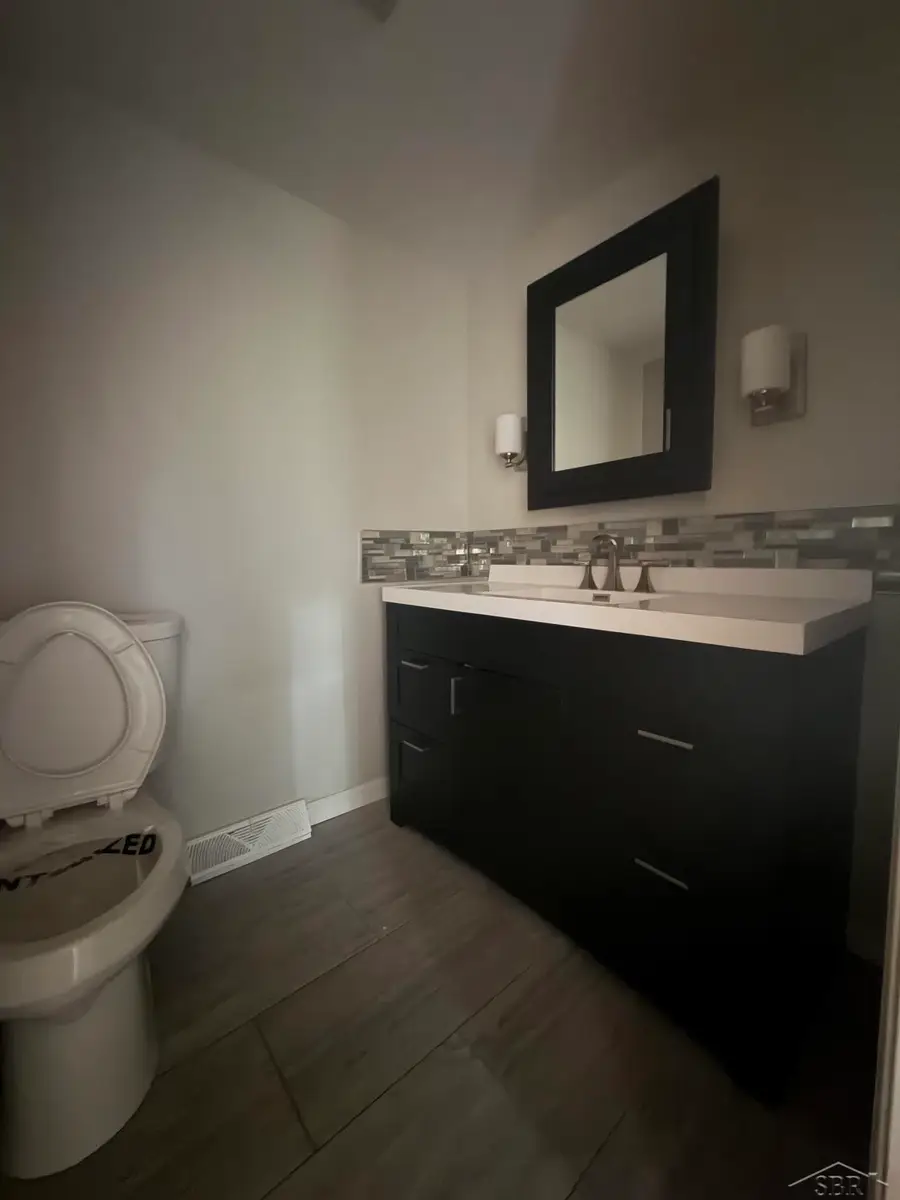 815 Canterbury, Saginaw, MI 48638 - #3