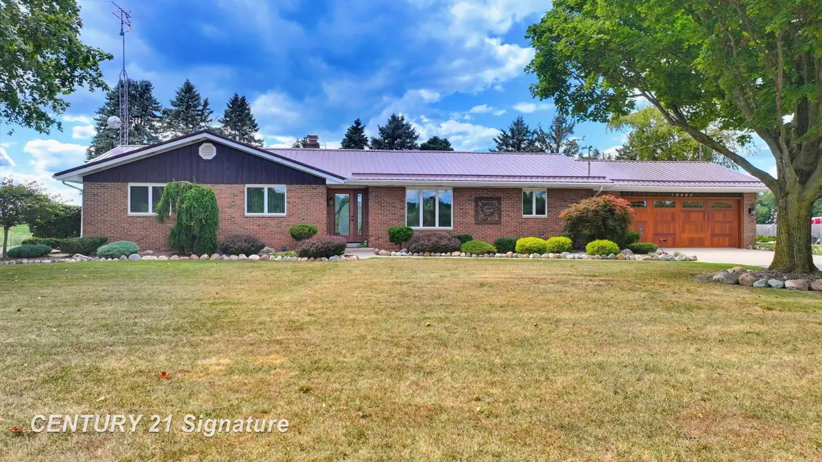 10463 N Woodbridge RD, Wheeler, MI 48662 - #1