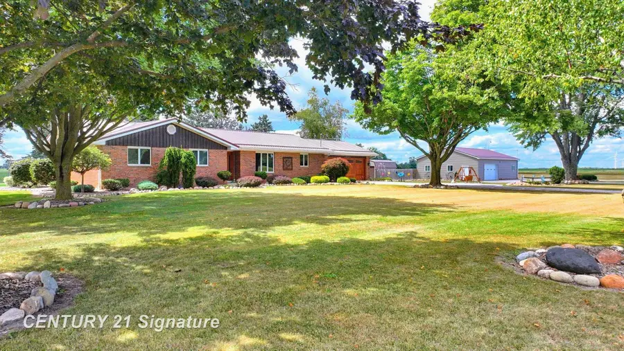10463 N Woodbridge RD, Wheeler, MI 48662 - #3
