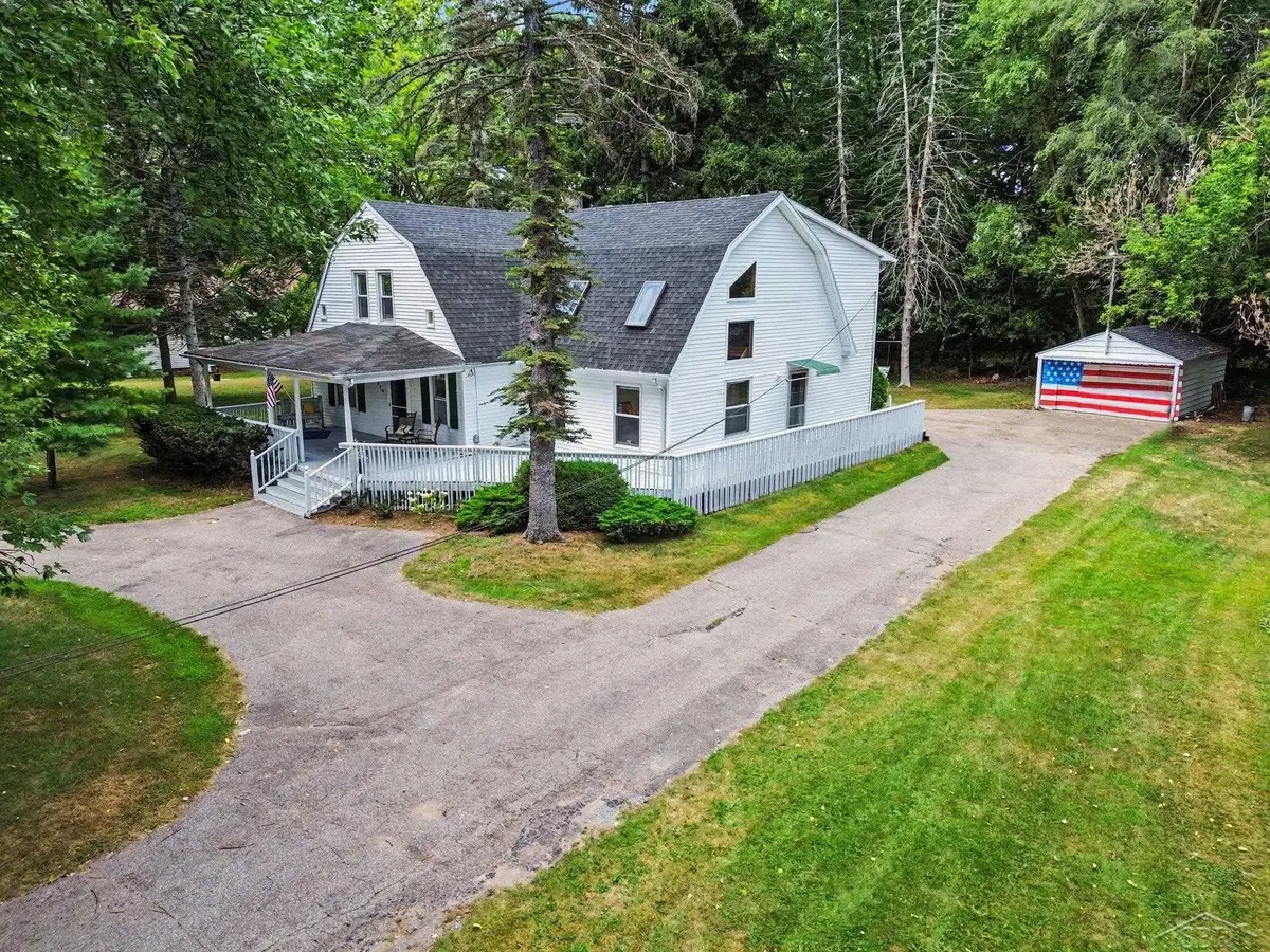 800 S Center RD, Saginaw, MI 48638 - #1