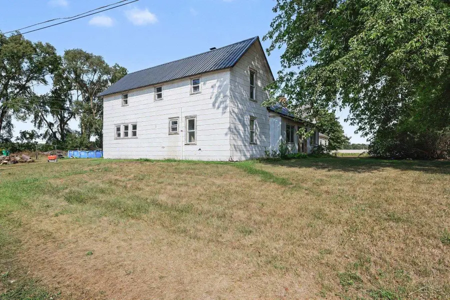 490 W Saginaw ST, Breckenridge, MI 48615 - #2
