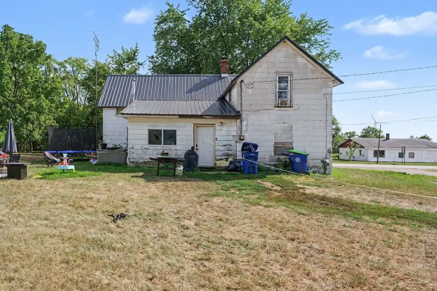 490 W Saginaw ST, Breckenridge, MI 48615 - #3