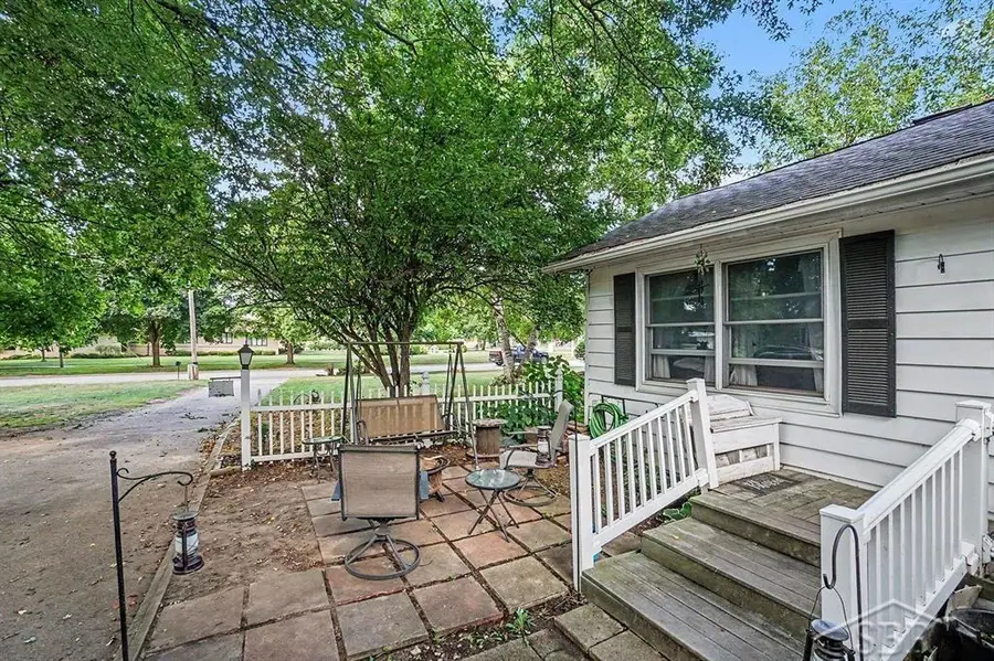 1610 E Ashman ST, Midland, MI 48642 - #2