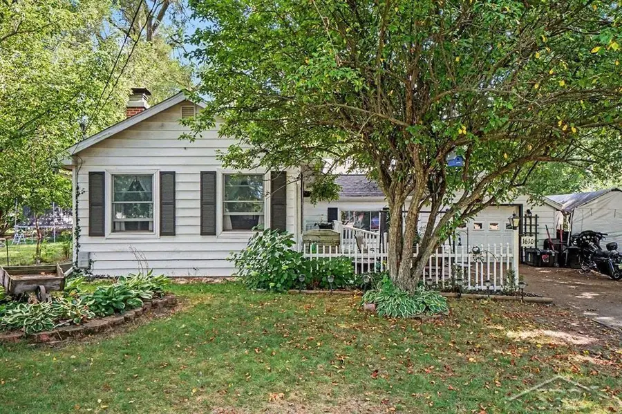 1610 E Ashman ST, Midland, MI 48642 - #3