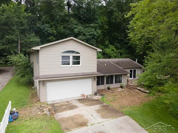 3840 N Water RD, Sanford, MI 48657