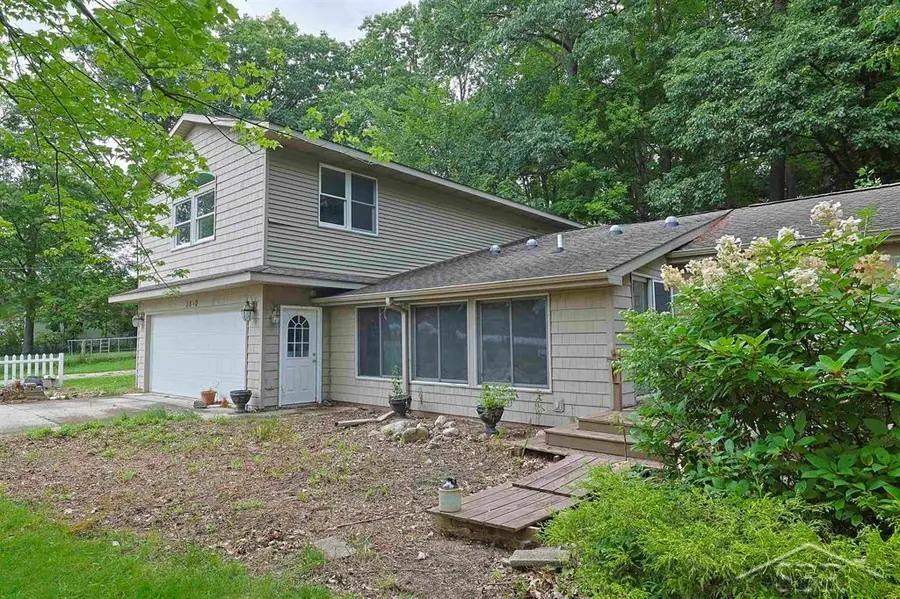 3840 N Water RD, Sanford, MI 48657 - #3