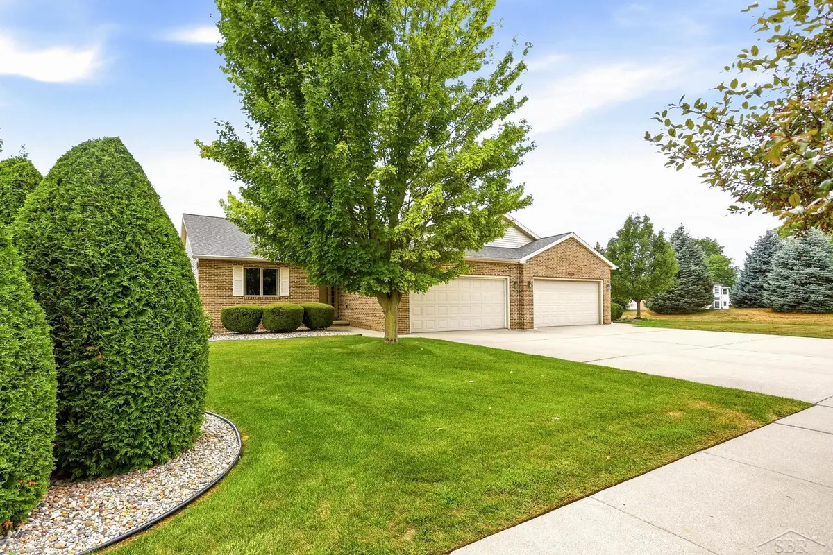 8971 N Brookshire DR, Saginaw, MI 48609 - #1