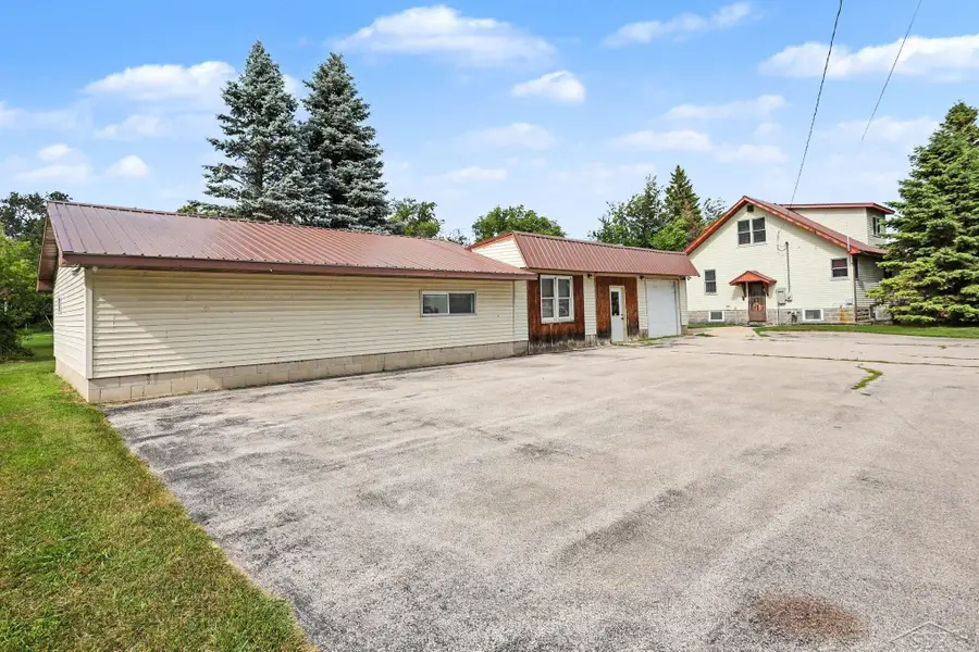 1007 N Huron RD, Linwood, MI 48634 - #3