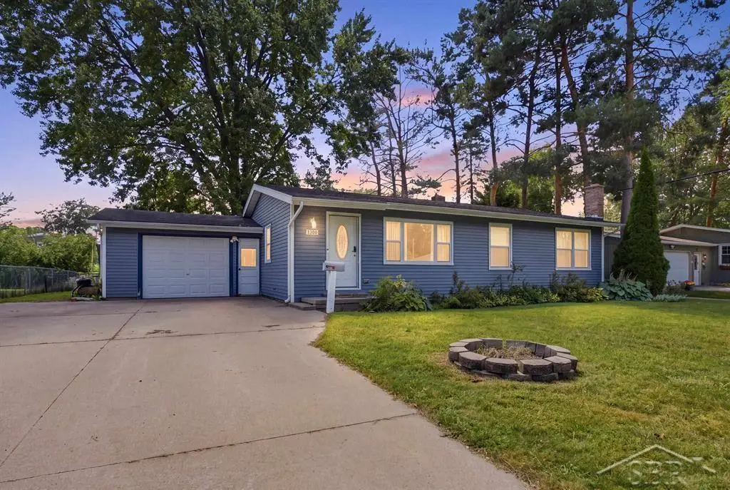 1300 Scott ST, Midland, MI 48642 - #1