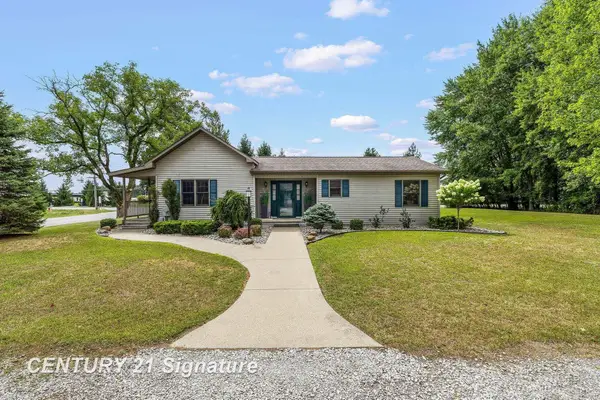 1545 N Graham RD, Freeland, MI 48623