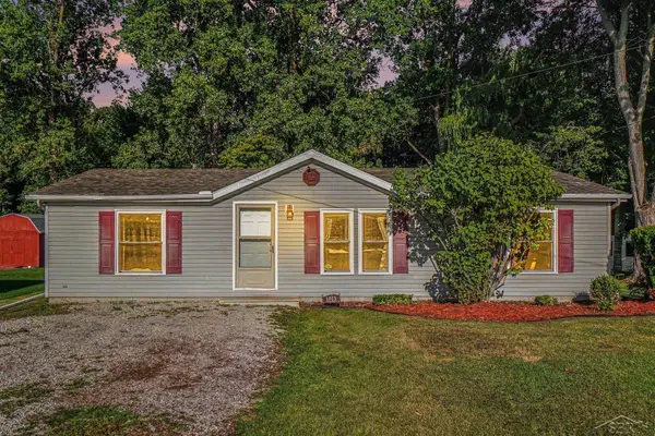1079 N Huron RD, Linwood, MI 48634