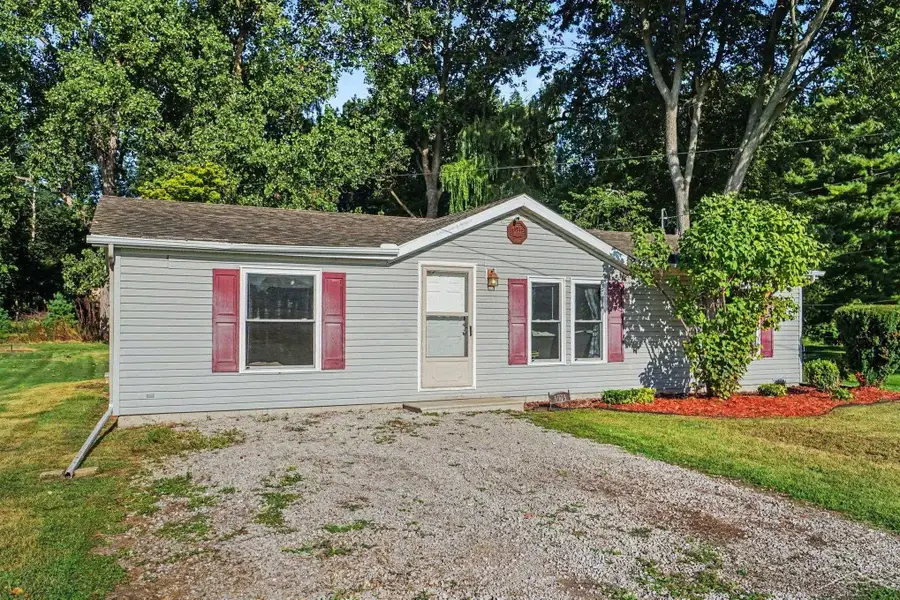 1079 N Huron RD, Linwood, MI 48634 - #2