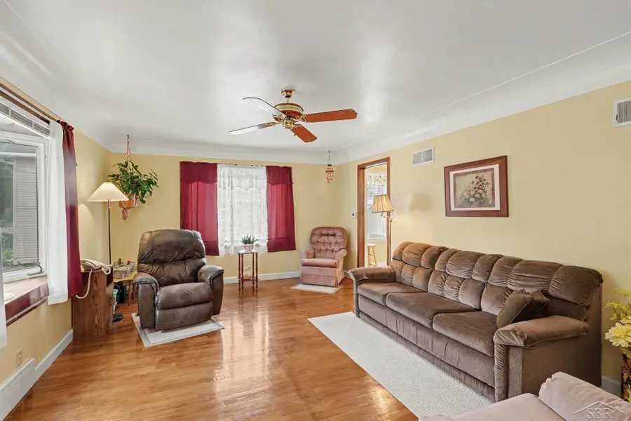 304 E Jeanette ST, Bay City, MI 48706 - #3