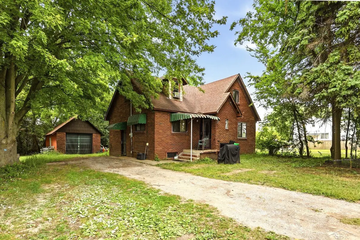 3734 Sheridan RD, Saginaw, MI 48601 - #1