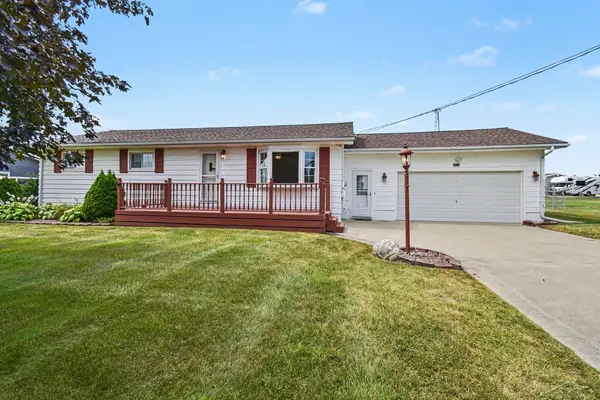 3728 3 mile RD, BayCity, MI 48706