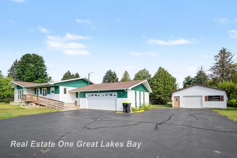 3822 Worth RD, Pinconning, MI 48650 - #3