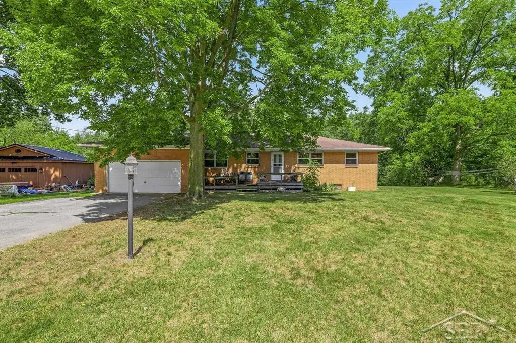 3314 N Genrich DR, Sanford, MI 48657 - #1
