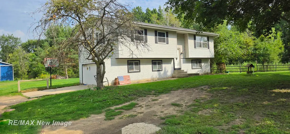 16807 OAKLEY RD, Chesaning, MI 48616 - #1