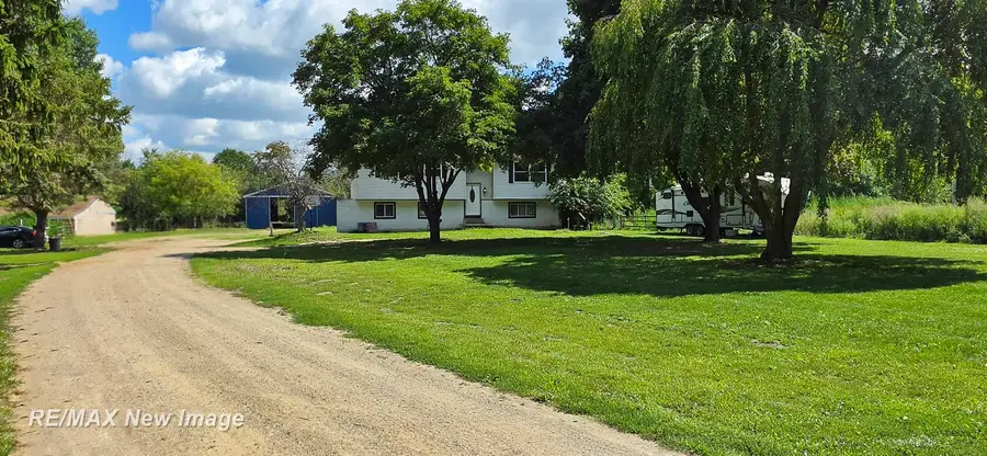 16807 OAKLEY RD, Chesaning, MI 48616 - #2