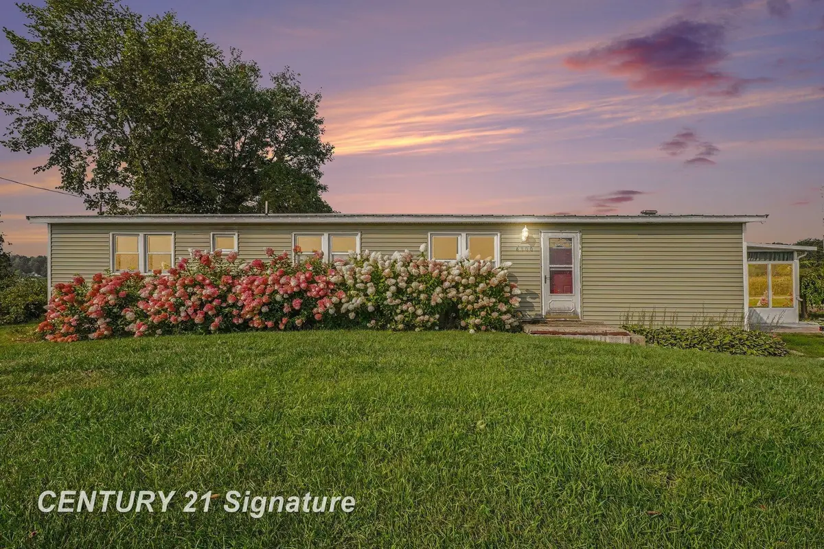4900 Dundas RD, Beaverton, MI 48612 - #1