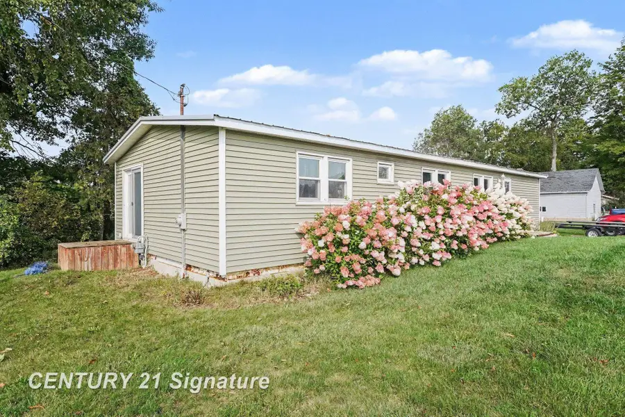 4900 Dundas RD, Beaverton, MI 48612 - #3