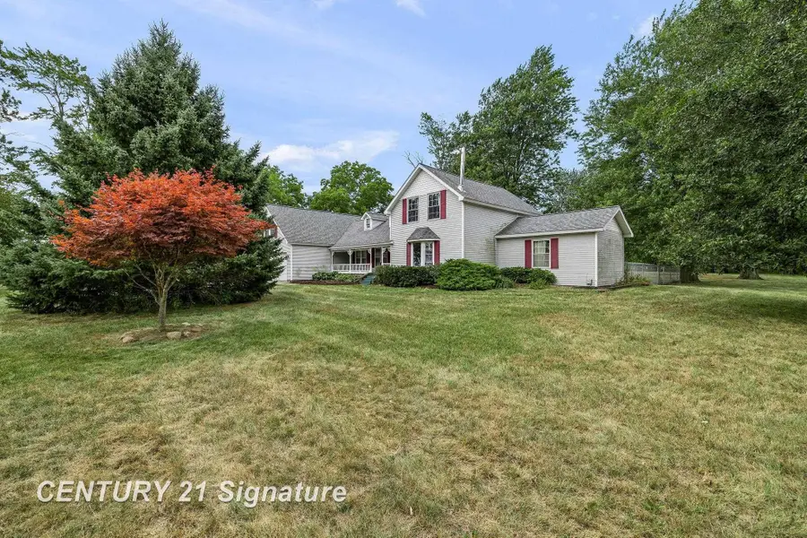 3175 S Meridian RD, Merrill, MI 48637 - #2
