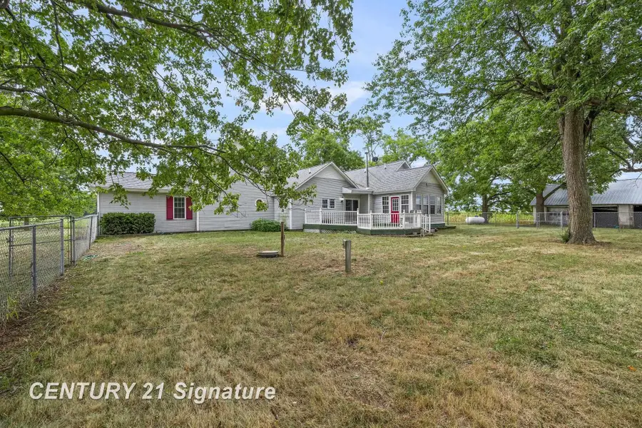 3175 S Meridian RD, Merrill, MI 48637 - #3