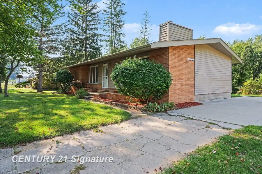 886 W Walnut, Saint Charles, MI 48655 - #3