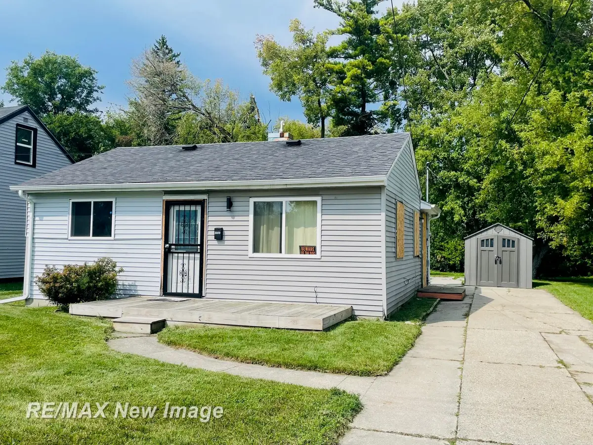 2323 Hartsuff, Saginaw, MI 48601 - #1