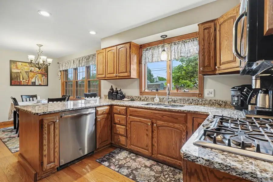 3351 Parkway DR, Bay City, MI 48706 - #2