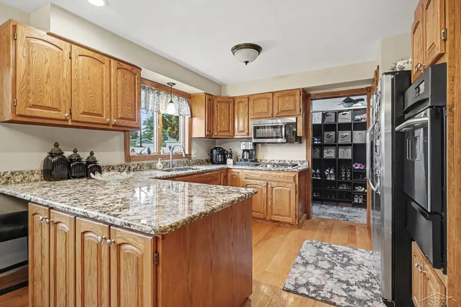3351 Parkway DR, Bay City, MI 48706 - #3