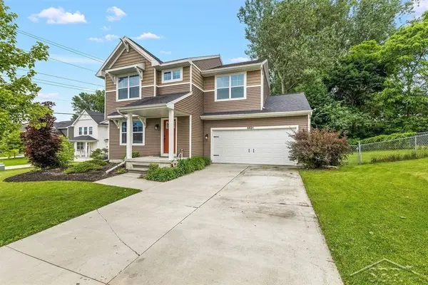 4621 Trotters Pointe CIR, Midland, MI 48642