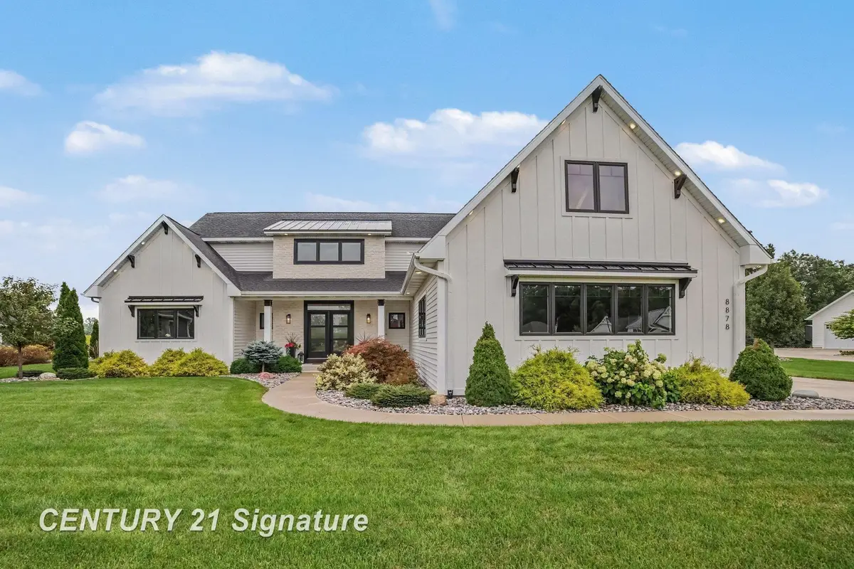 8878 N Meadows CT, Freeland, MI 48623 - #1