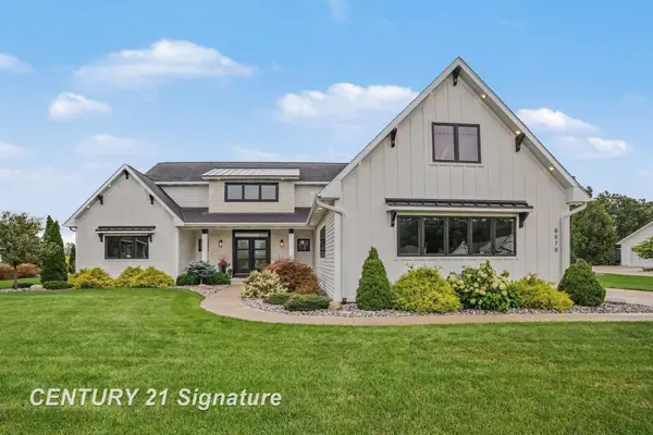 8878 N Meadows CT, Freeland, MI 48623