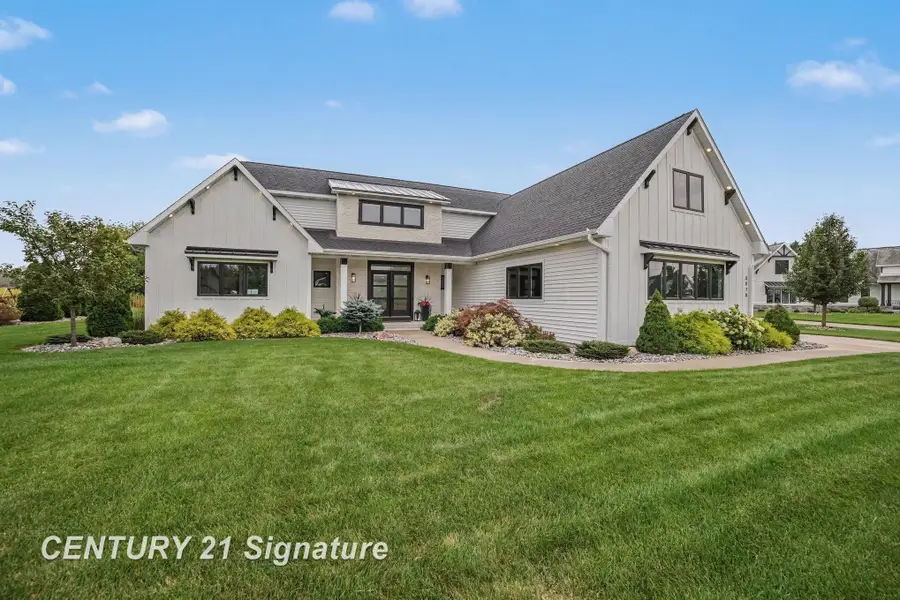 8878 N Meadows CT, Freeland, MI 48623 - #2