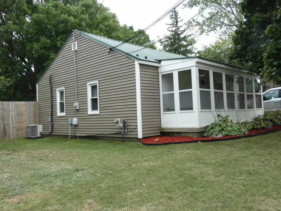 699 S Mill ST, Clio, MI 48420 - #3