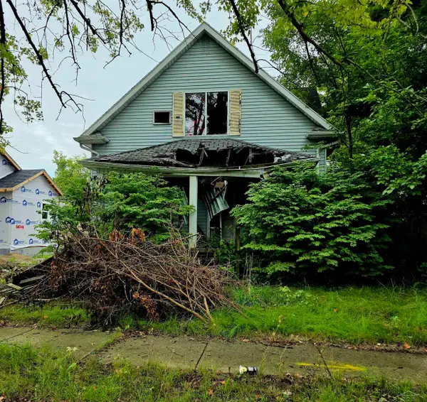 1614 N Oakley ST, Saginaw, MI 48602