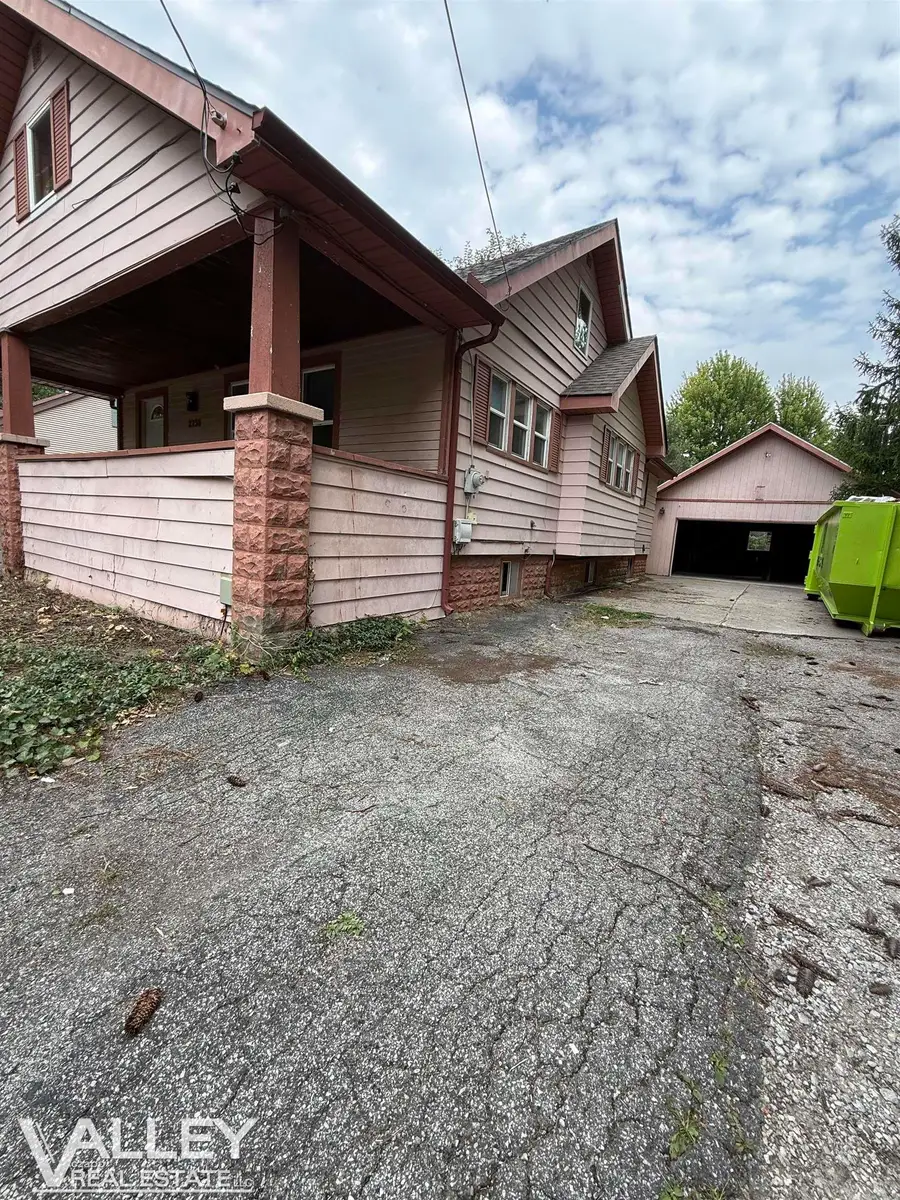 2236 Mc Ewan ST, Saginaw, MI 48602 - #2