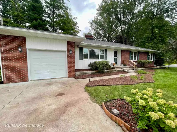 1870 McArthur ST, Saginaw, MI 48638